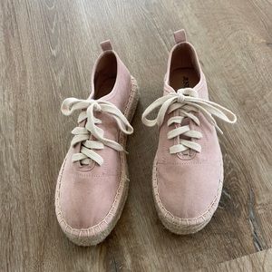 Suede pink platform shoes